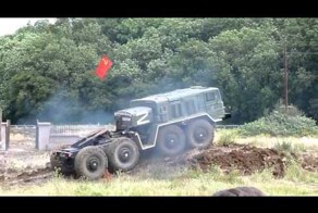 Военная Техника в Болоте: Танки, Транспортеры и САУ