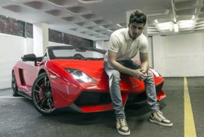 Мажор воткнул свой Феррари в стену дома