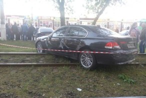 Пьяная женщина на BMW протаранила четыре машины