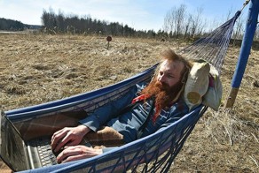 Московский юрист выбрал жизнь на обочине Ярославского шоссе