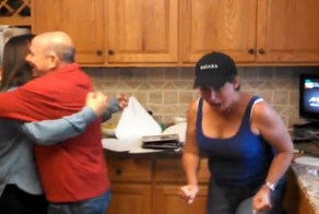 Реакция женщины на известие, что она скоро станет бабушкой