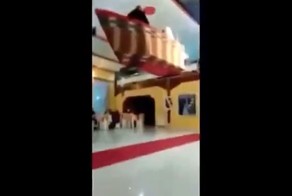 Турецкие молодожены упали с «небесной лодки»