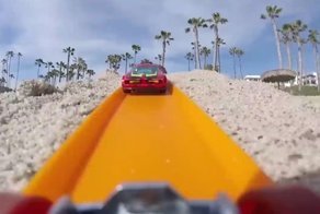 Эта пляжная трасса для игрушечных машинок Hot wheels заставит ваше сердце биться чаще