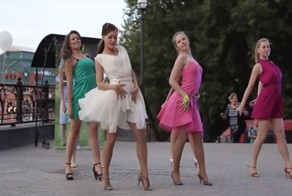 Замечательный подарок жениху от невесты и подружек!