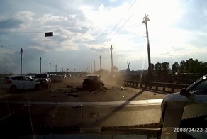 Авария дня. Масштабная авария на мосту