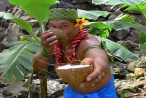 Как разделывают кокос в Самоа