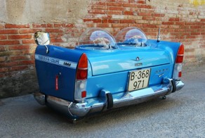 Дизайнерский холодильник из старенького Seat 1500