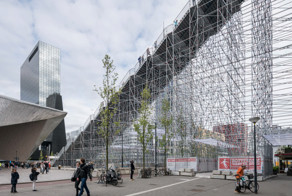 Архитектурное бюро MVRDV построило гигантскую лестницу-инсталляцию в Роттердаме