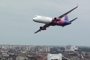 Пассажирский самолет совершил рекордно низкий полет над Будапештом