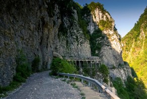 Заброшенная дорога в Сочи