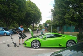 Невместительный багажник суперкаар Lamborghini Huracan
