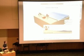  Спящий студент прервал скучную лекцию своим эпичным падением