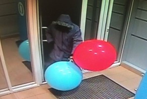 В Уфе грабитель взорвал банкомат с помощью воздушных шаров