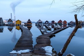 «Плавучая деревня» в Венгрии