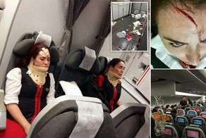 Пугающие фотографии бортпроводников и самолета после сильной турбулентности