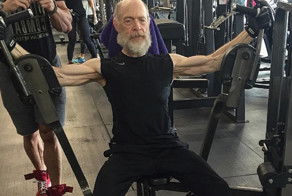 Актер Джонатан Симмонс готовится к съемкам в фильме «Лига Справедливости»