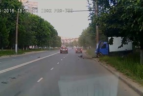 Авария дня. В Иванове ГАЗель влетела в столб