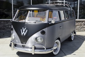 Volkswagen Bus 1967 в стиле DeLorean "Назад в Будущее"