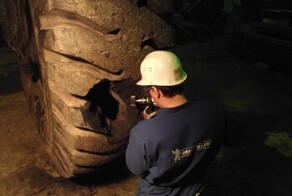 Как ремонтируют шины для крупнотоннажных самосвалов