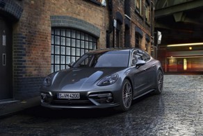 В Porsche показали Panamera второго поколения
