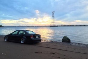 Фотосессия автомобиля пошла не по плану