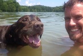 Парень путешествует по США вместе с больной раком собакой