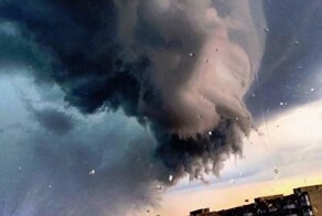 Минск. 14.07.2016. Засняли молнию! Разрушения в городе!