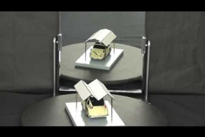 Потрясающая оптическая иллюзия с зеркалами от японского профессора математики 