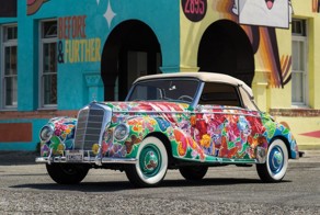 Необычайно яркий Mercedes-Benz кабриолет 1952 года