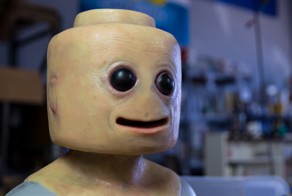 Жутковатый косплей живого лего-человечка