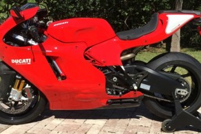Новый легендарный мотоцикл Ducati Desmosedici RR "Street Legal Version"