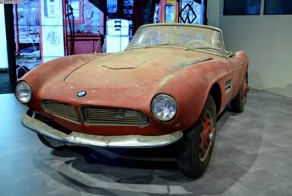 Компания BMW закончила реставрацию родстера Элвиса Пресли