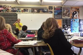 Учитель выпрыгнул из окна во время урока по безопасности