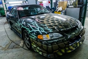 Ford Mustang в безумном тюнинге из 90-х