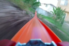 Вспомни себя ребенком: Захватывающее путешествие игрушечной машинки