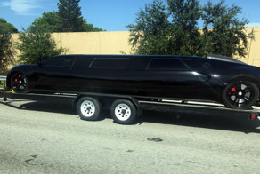 Лимузин стилизованный под Bugatti Veyron