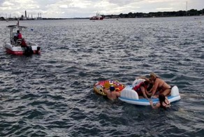 Полторы тысячи американских тусовщиков случайно переплыли канадскую границу