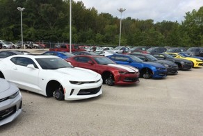 В Техасе у дилера Chevrolet за ночь сняли колёса с 48 автомобилей