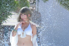 Гламурная фотосъемка азиатской модели со спецэффектами