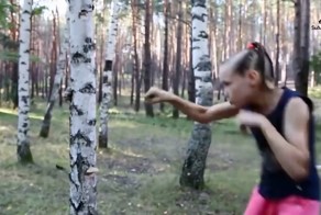 Самая быстрая девочка из Казахстана крошит березу
