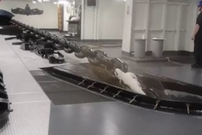 Как на авианосце сбрасывают и поднимают якорь