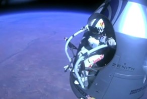 Правильная озвучка знаменитого прыжка из стратосферы