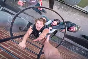 Захватывающий побег от оживших мертвецов от первого лица