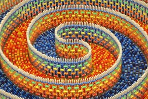 Потрясающая тройная спираль из 15000 домино