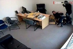 Бесстрашная девочка попыталась остановить грабителя с топором