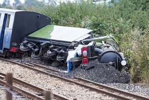 Машинист спас пассажиров во время аварии на самой маленькой в мире железной дороге