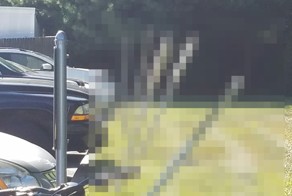 Парковка возле центра лазерной коррекции зрения, доказывающее, что его пациентам она действительно нужна