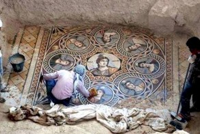Археологи нашли в затопленном районе древнюю мозаику невероятной красоты
