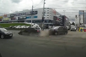 Авария дня. В Рязани по вине водителя Приоры произошло массовое ДТП