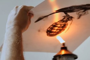 Удивительные рисунки огнем и сажей